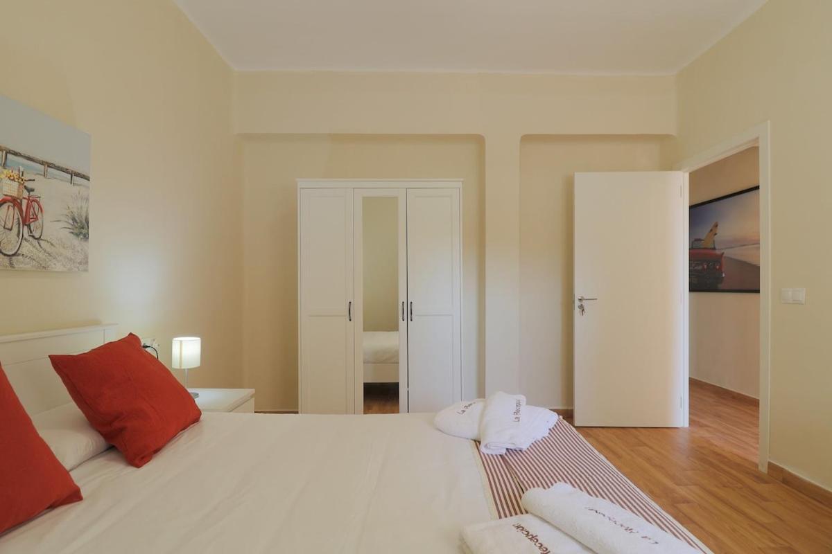 C102 - Huge And Stylish 5 Bedroom By The Center マラガ エクステリア 写真