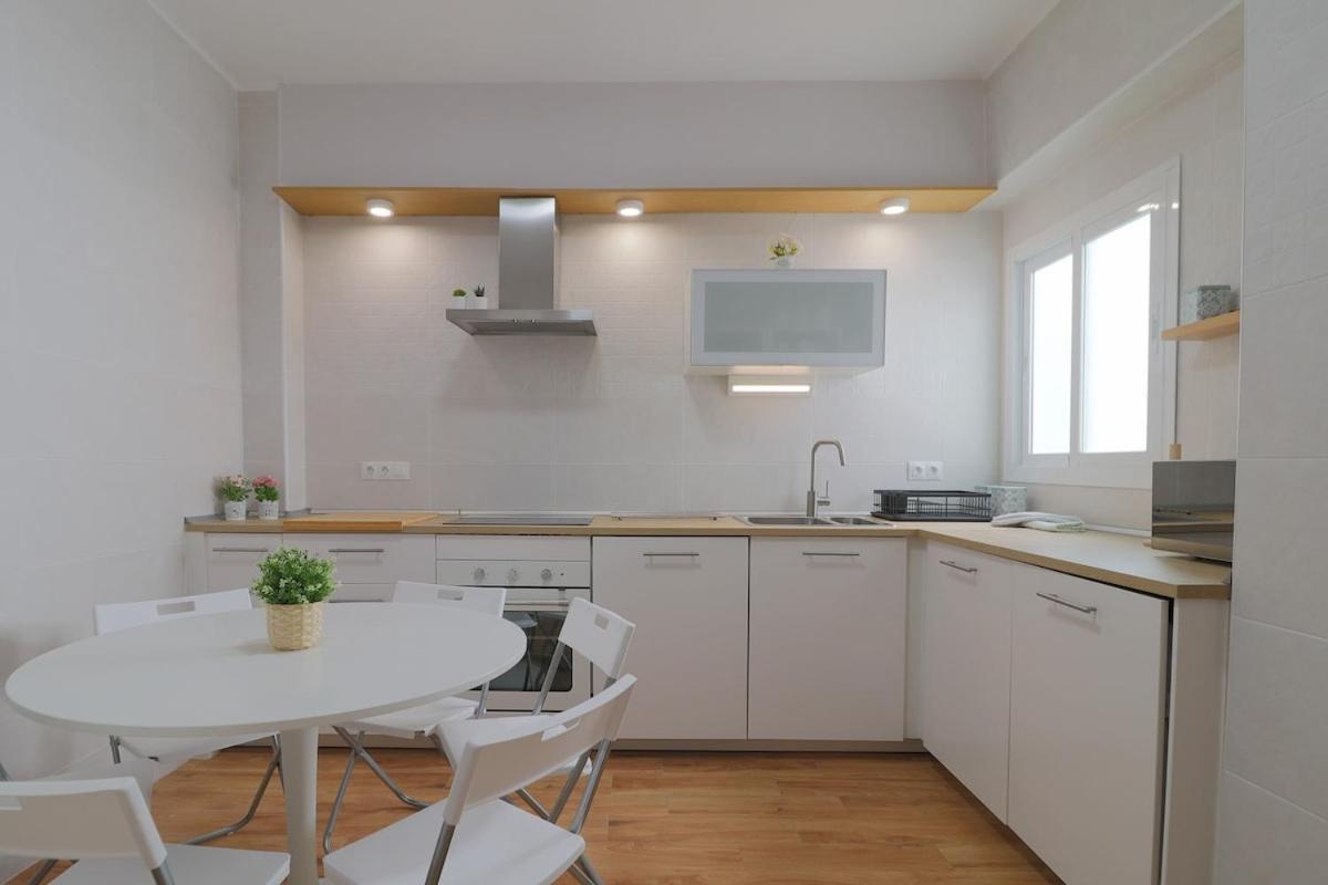 C102 - Huge And Stylish 5 Bedroom By The Center マラガ エクステリア 写真